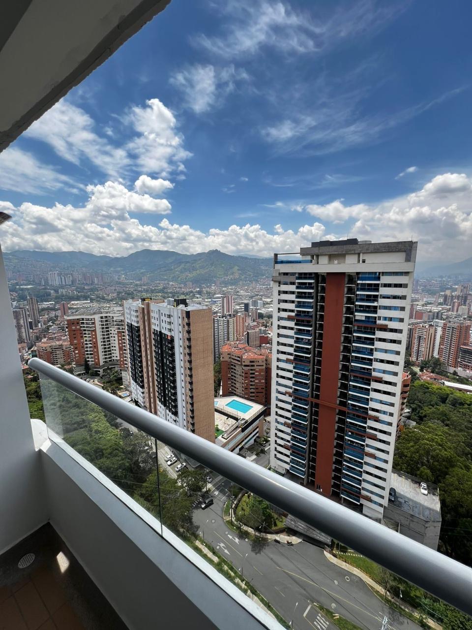 Miniatura 5 de Apartamento en Sabaneta · Unidad completa con todo