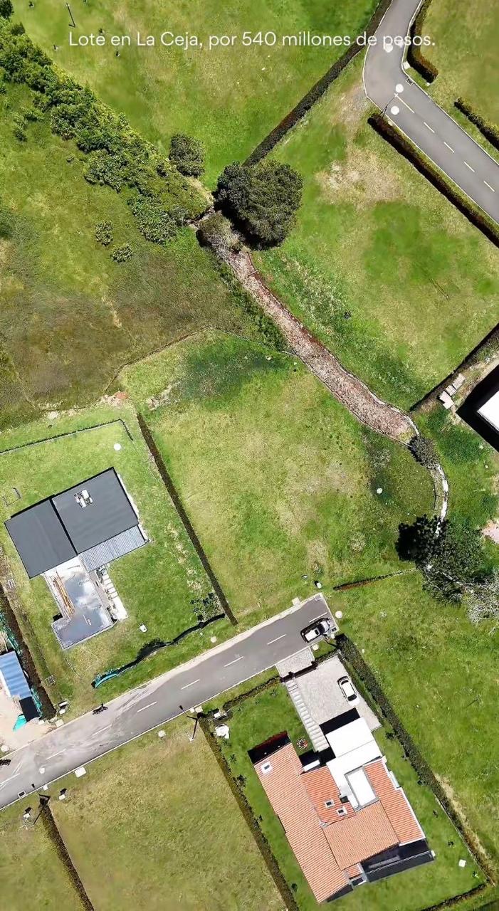 Miniatura 2 de Lote de 1.300 m² en La Ceja · Parcelación cerrada con vigilancia 24/7